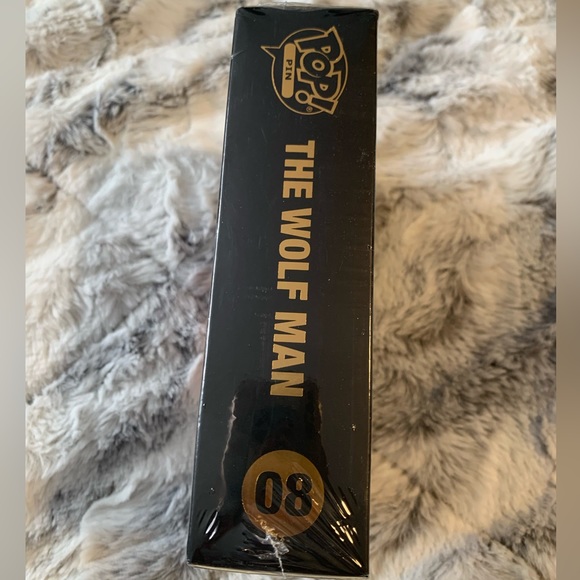 Funko Pop Oversized Pin - Universal Monsters Wolf Man 08 - Picture 2 of 4